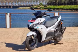 Xe điện Yamaha Aerox E chính thức ra mắt, chạy 117 km mỗi lần sạc