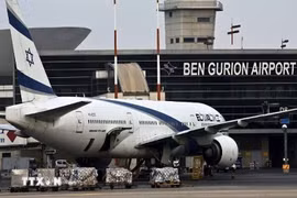 Israel đề nghị Mỹ di chuyển bớt máy bay quân sự khỏi sân bay Ben Gurion