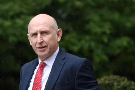 Bộ trưởng Quốc phòng Anh John Healey tuyên bố từ chức