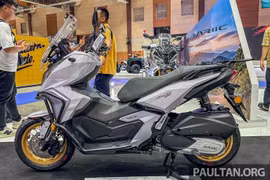 Xe ga 250cc mới ra mắt với camera hành trình và ABS giá hấp dẫn
