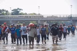 Mỹ mở rộng cơ sở giam giữ người nhập cư trái phép