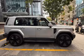 SUV lạ ngang cỡ Toyota Prado xuất hiện tại Việt Nam, giá trên 2 tỷ đồng