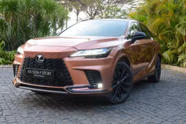 Xe bán chạy nhất của Lexus được làm mới