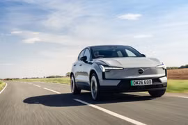 Volvo tăng tốc trong cuộc đua xe tự lái