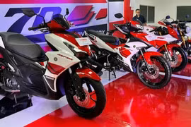 Xe máy rục rịch tăng giá do giá nhựa leo thang