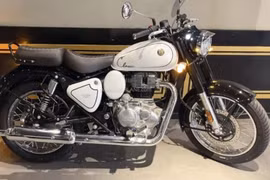 Royal Enfield Classic 350 Signature White ra mắt giá 60,6 triệu đồng