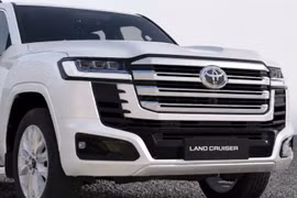 Toyota Land Cruiser Hybrid mạnh nhất lịch sử chính thức về Việt Nam với giá 4,7 tỷ đồng