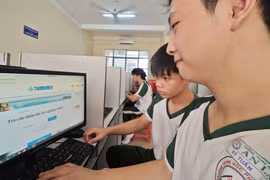 Phổ điểm thi tốt nghiệp THPT môn lịch sử: Gần 2.500 thí sinh điểm tuyệt đối