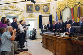 Tổng thống Trump tiết lộ việc Mật vụ Mỹ muốn dỡ bỏ Phòng Bầu dục