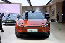 Toyota sắp nhập cuộc đua xe điện EREV