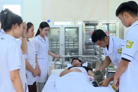 Gieo tri thức, vun đắp tình hữu nghị Việt - Lào
