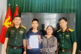 Không chờ gọi tên, những người trẻ tự nguyện viết đơn nhập ngũ