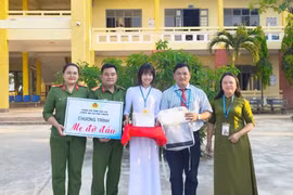 Nối dài những vòng tay đỡ đầu học sinh vùng khó