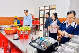 Tăng cường kiểm tra an toàn thực phẩm bếp ăn trường học