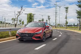 Hyundai Elantra với thiết kế đẹp, mang phong cách thể thao, giá niêm yết từ 579 triệu đồng