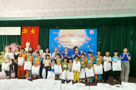 Chung tay đem tết Trung thu ấm áp, yêu thương đến với trẻ em và bệnh nhi nghèo