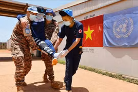 “Mũ nồi xanh" viết tiếp câu chuyện hòa bình - Bài 2: Đi vào vùng… chiến sự