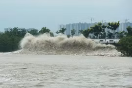 Từ nay đến tháng 10, Biển Đông có thể có 2 cơn bão, miền Trung mưa lớn lịch sử