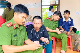 Đưa định danh điện tử đến từng người dân vùng khó
