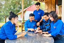 Đưa công nghệ số đến với người dân vùng cao