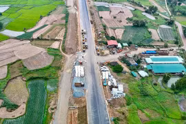 Thi công xuyên lễ, đẩy nhanh tiến độ trên cao tốc Hoài Nhơn - Quy Nhơn