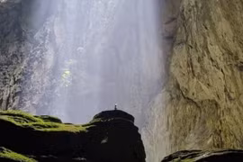 Tour khám phá du lịch mạo hiểm hang Sơn Đoòng hút khách