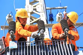 Giá điện: Cần chia sẻ và công bằng