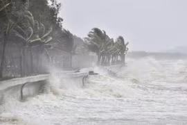 Đề nghị các bộ ngành, địa phương chủ động ứng phó áp thấp nhiệt đới trên Biển Đông