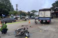 Va chạm với xe tải ở ngã tư Lâm nghiệp, nam thanh niên tử vong