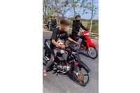 Truy tìm nhóm thanh niên tụ tập đua xe trên đường Trường Sơn Đông.