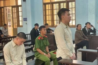  Nghĩ bị người yêu cũ nhìn đểu, nam thanh niên dùng dao đâm người