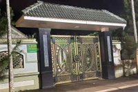 Lực lượng Công an đã thu giữ nhiều nguyên liệu nghi làm cà phê giả tại cơ sở trên đường Mạc Đăng Dung (phường Hội Phú).