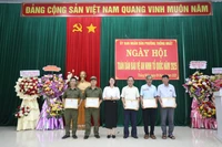 Phường Thống Nhất khen thưởng 15 tập thể, cá nhân xuất sắc trong phong trào Toàn dân bảo vệ an ninh Tổ quốc