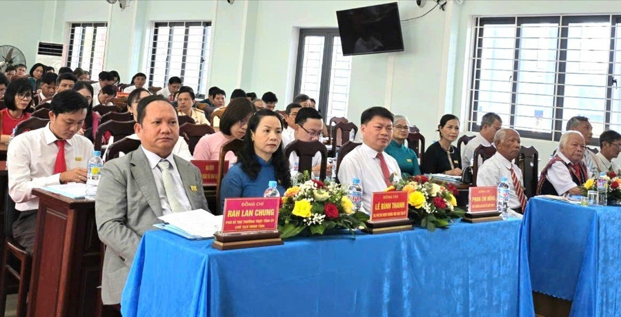 Các đại biểu tham dự Đại hội. Ảnh: H.T dong-chi-rah-lan-chung-pho-bi-thu-thuong-truc-tinh-uy-chu-tich-hdnd-tinh-va-cac-dai-bieu-du-dai-hoi-anh-hong-thuong.jpg