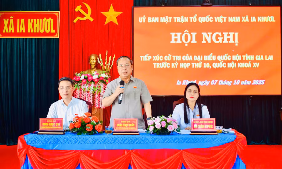 hoi-nghi-tiep-xuc-cu-tri.jpg