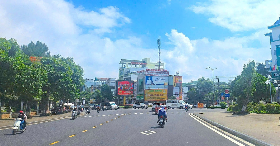 Tuyến đường Trần Hưng Đạo (đoạn nút giao Trần Hưng Đạo-Phạm Văn Đồng-Lê Lợi) sẽ tạm thời cấm các phương tiện giao thông từ 17 giờ đến 23 giờ ngày 30-9. Ảnh: M.T phan-luong-giao-thong.jpg