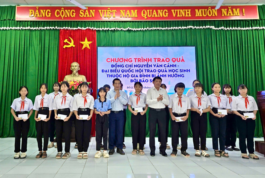 dbqh-tinh-gia-lai-tiep-xuc-cu-tri-tai-phuong-an-nhon-bac-3.jpg