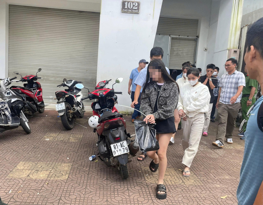 Các đối tượng bị phát hiện "bay lắc" có tuổi đời còn khá trẻ. Ảnh: Văn Ngọc gen-h-doi-tuong-bay-lac.jpg