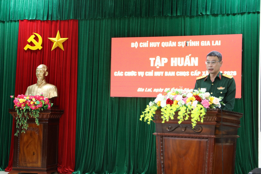 tap-huan-cac-chuc-vu-chi-huy-ban-chqs-cap-xa.jpg