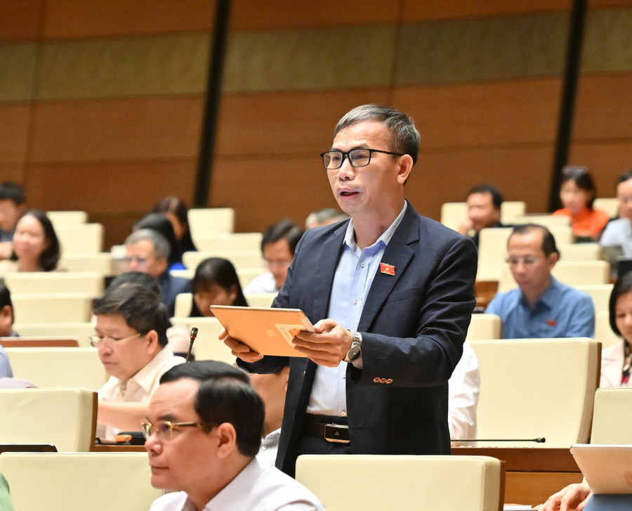 Đại biểu Quốc hội Đồng Ngọc Ba đánh giá cao vai trò, đóng góp rất quan trọng của các bộ như Nội vụ, Tư pháp. Ảnh: Đoàn ĐBQH tỉnh gen-h-nang-luc-xay-dung-chinh-sach-phap-luat.jpg