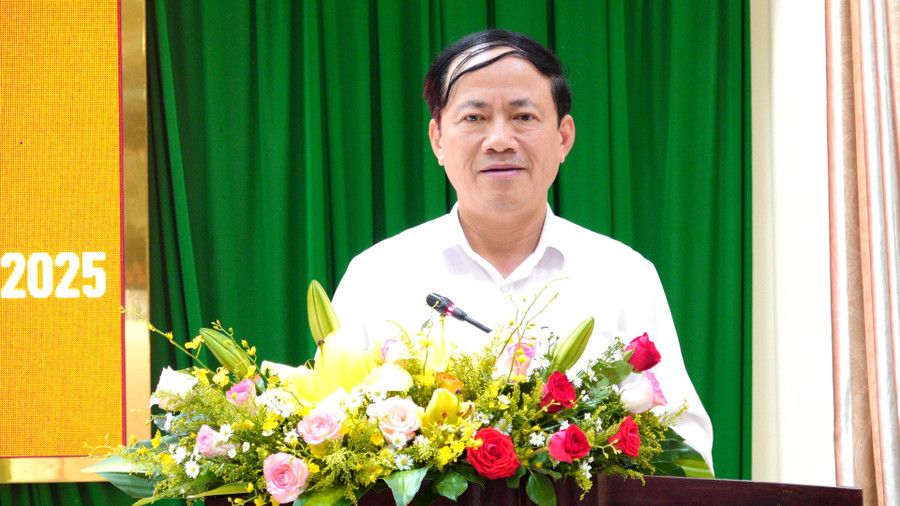 Đồng chí Phạm Anh Tuấn - Phó Bí thư Tỉnh ủy, Chủ tịch UBND tỉnh, phát biểu chỉ đạo Hội nghị. Ảnh: Quốc Hùng dong-chi-pham-anh-tuan-pho-bi-thu-tinh-uy-chu-tich-ubnd-tinh-phat-bieu-chi-dao-hoi-nghi.jpg