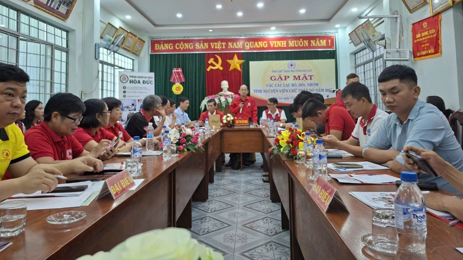 Quang cảnh Chương trình gặp mặt các câu lạc bộ, đội, nhóm tình nguyện viên năm 2025. Ảnh: T.D quang-canh-chuong-trinh-gap-mat-giao-luu-thanh-lap-va-kien-toan-cac-cau-lac-bo-doi-nhom-tinh-nguyen-vien.jpg