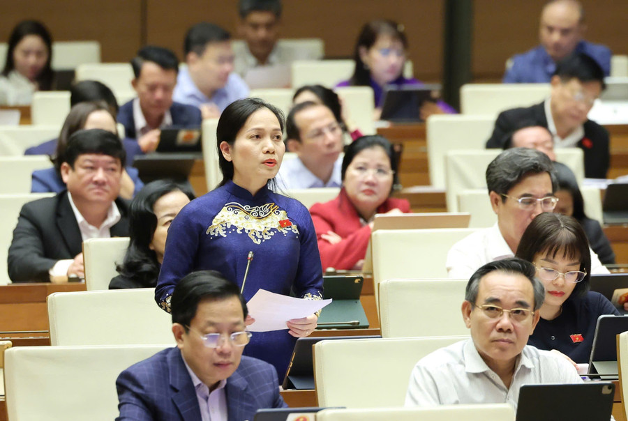 Phó Trưởng đoàn ĐBQH tỉnh Gia Lai Siu Hương đề xuất tiếp tục quy định thẩm quyền giám sát của Tổ đại biểu HĐND. Ảnh: Đoàn ĐBQH tỉnh gen-h-tham-quyen-giam-sat-cua-to-dai-bieu-hdnd.jpg