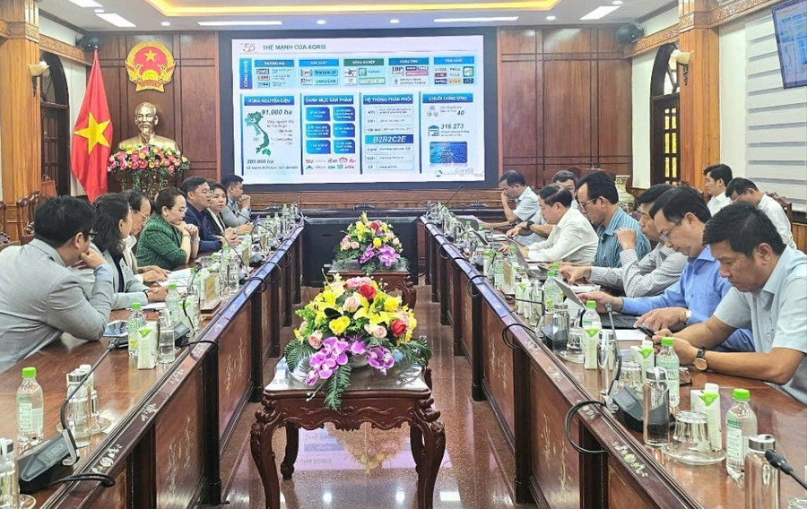 Quang cảnh buổi làm việc. Ảnh: Hồng Thương z6806430474447-f64beceb2a544987595645b6ab0a7f48.jpg