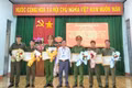 Xã Ia Le: Khen thưởng đột xuất 6 cá nhân trong đấu tranh phòng-chống tội phạm về ma túy