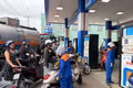 Giá xăng, dầu cùng giảm nhẹ từ chiều 27-8