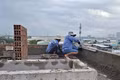 Vì sao lương triệu đồng/ngày vẫn không giữ được thợ xây?