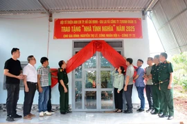 Bàn giao 10 căn nhà tình nghĩa cho công nhân, lao động nghèo tại Gia Lai