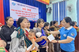 Đồng hành cùng phụ nữ dân tộc thiểu số sinh con an toàn