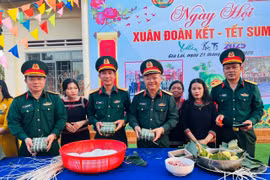 Ngày hội Xuân đoàn kết-Tết sum vầy ở làng Tung Breng